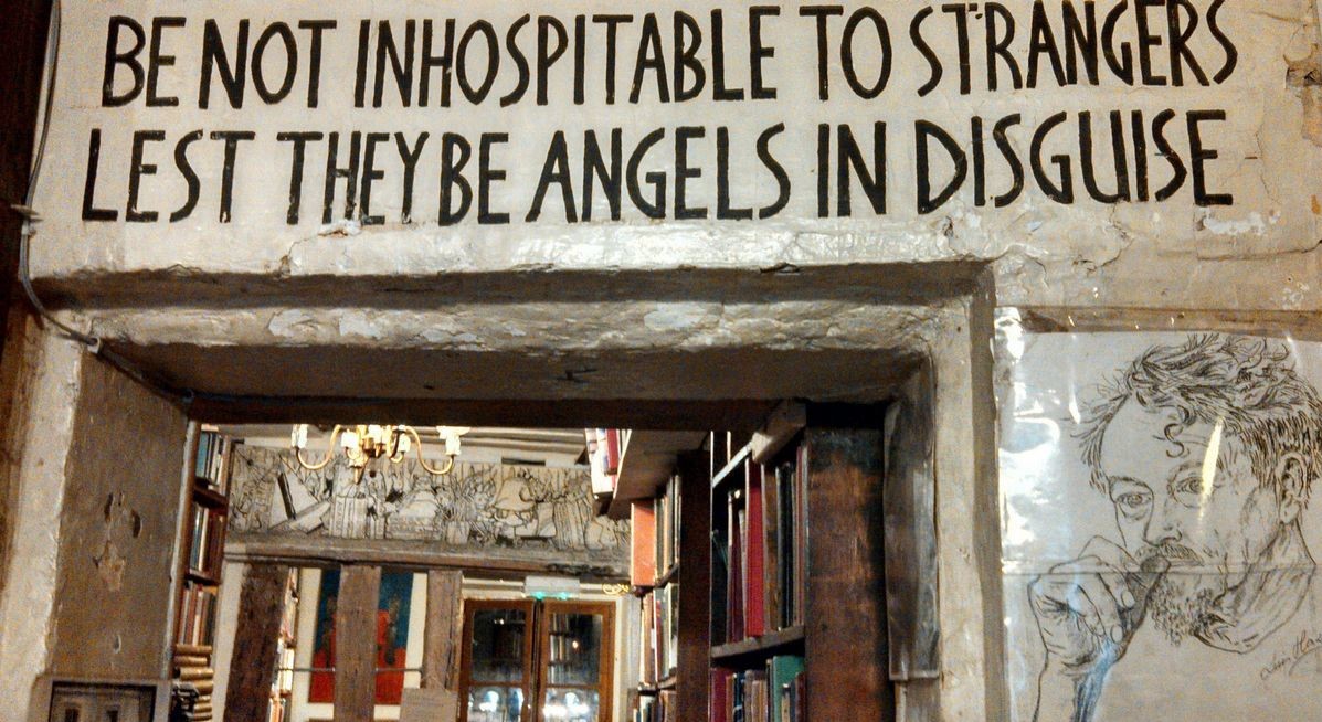 shakespeare-and-company-paris-france